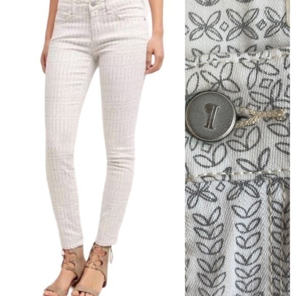 Anthropologie Pilcro and the Letterpress White Gray Morocco Stet Skinny Jeans 27